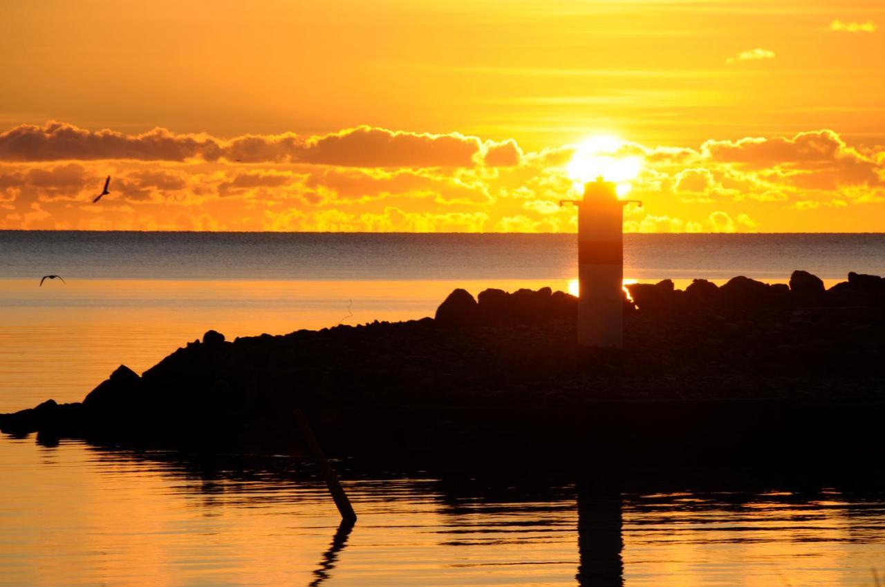 Surfers Guesthouse Åsa Dış mekan fotoğraf